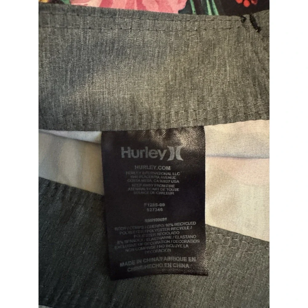 Hurley Swim Board Shorts Floral Design. Size 30 Waist 7